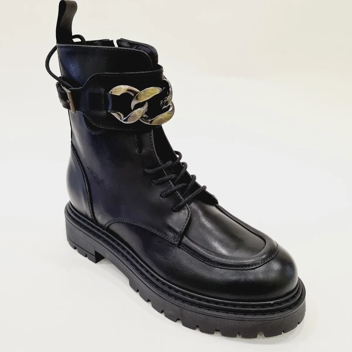 Cafe'noir Stivaletto Anfibio con catena fondo gomma 3 cm pelle black Rif.540