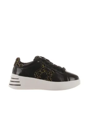 Sneaker rebel in vernice